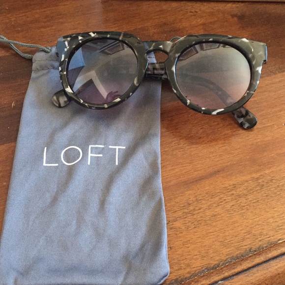 LOFT Accessories - Loft speckled sunglasses